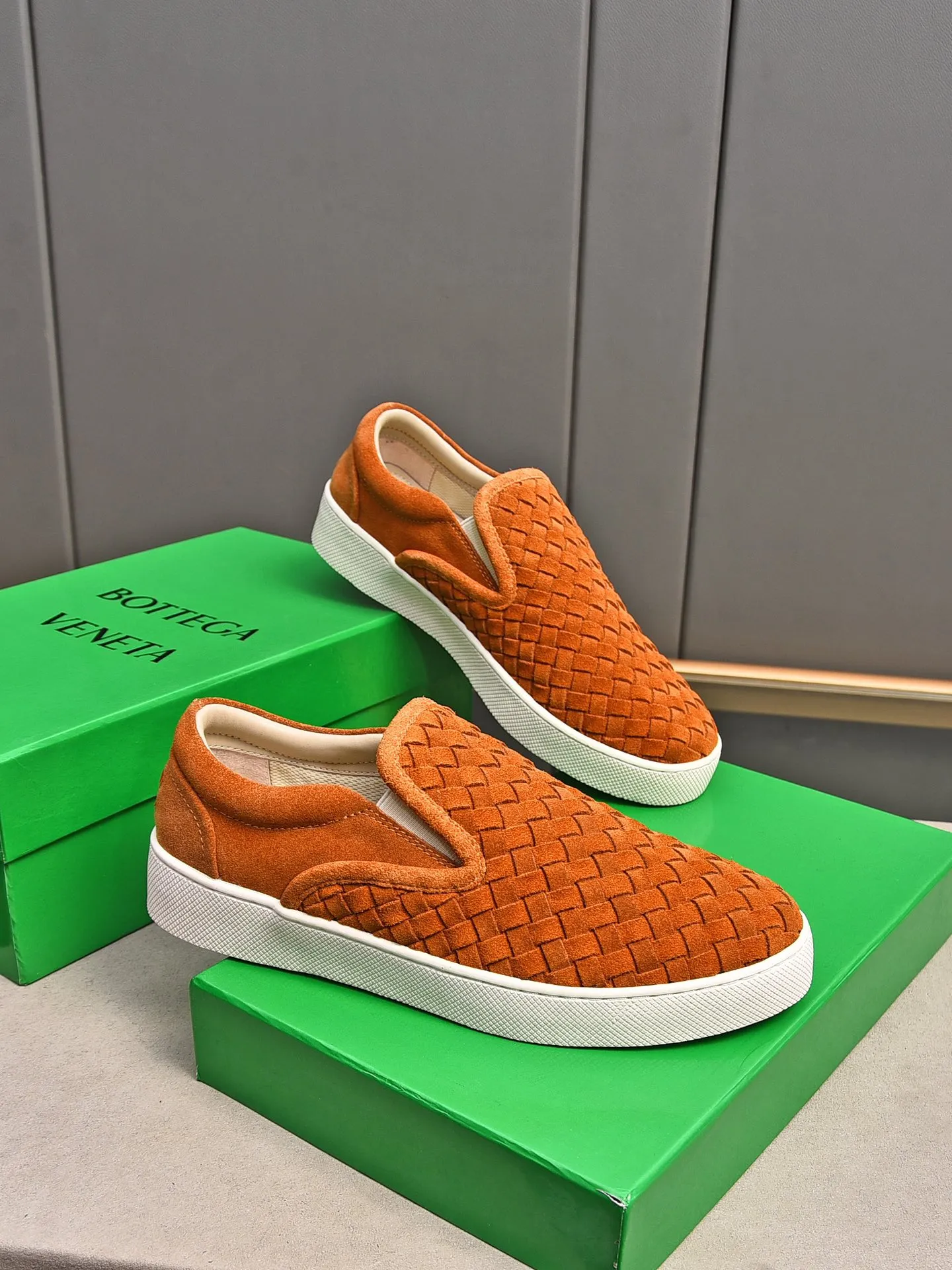 Men's shoes 💰460 [Sleeves series] BOTTEG* VENET* - high-end boutique Size: 38-44 (45 customized) BV new product, first-layer cowhide artificially woven classic style harmoniously blends with contemporary fashion temperament, rubber soles are light and flexible, water-dyed sheepskin pads! [Taobao, Tmall, and live streaming are the first choices]